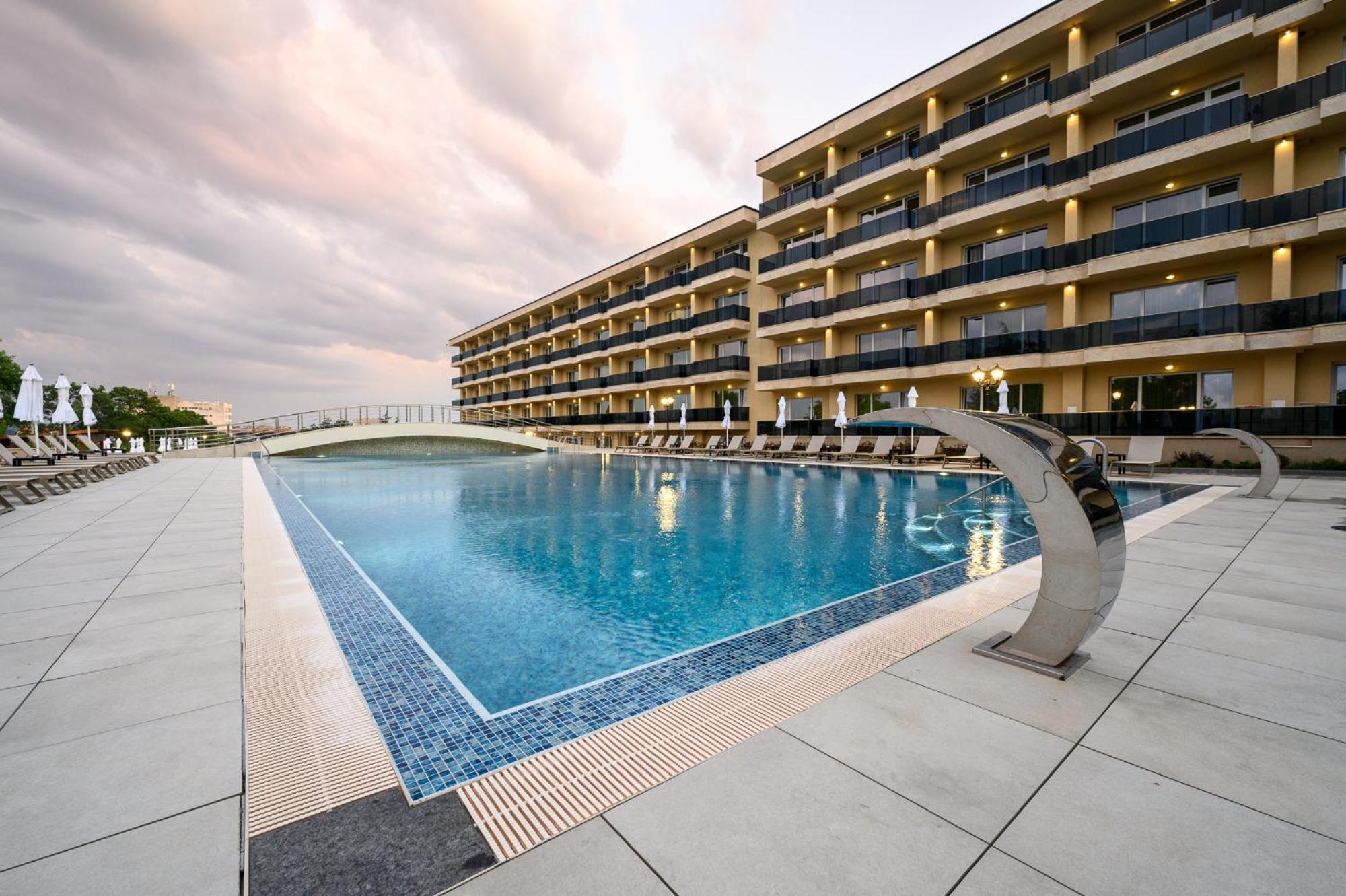 Empire Balneo & Spa Hotel Hisarea Exterior foto